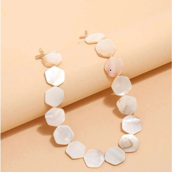 Octagon Shell Choker Neklace - Picture 1 of 4